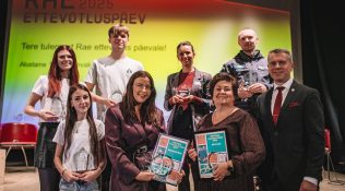 Huvikooli direktor = noorte sõber